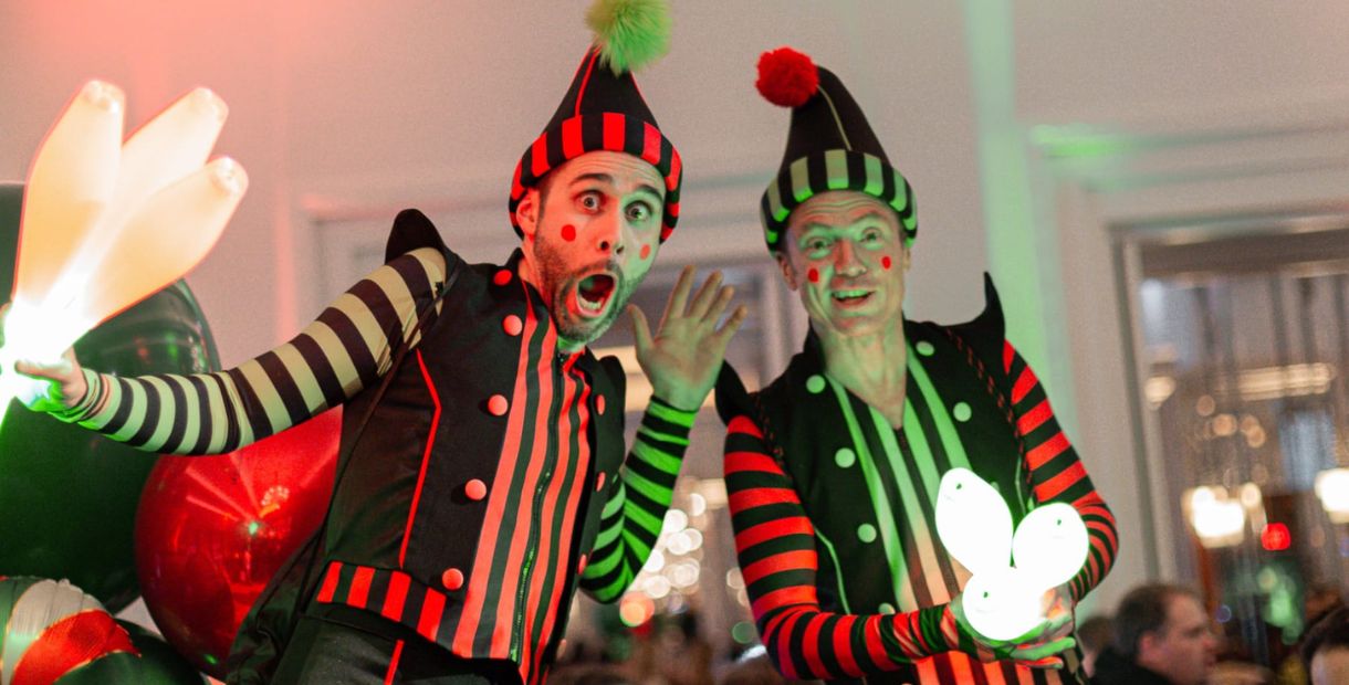 Giant Juggling Elves
