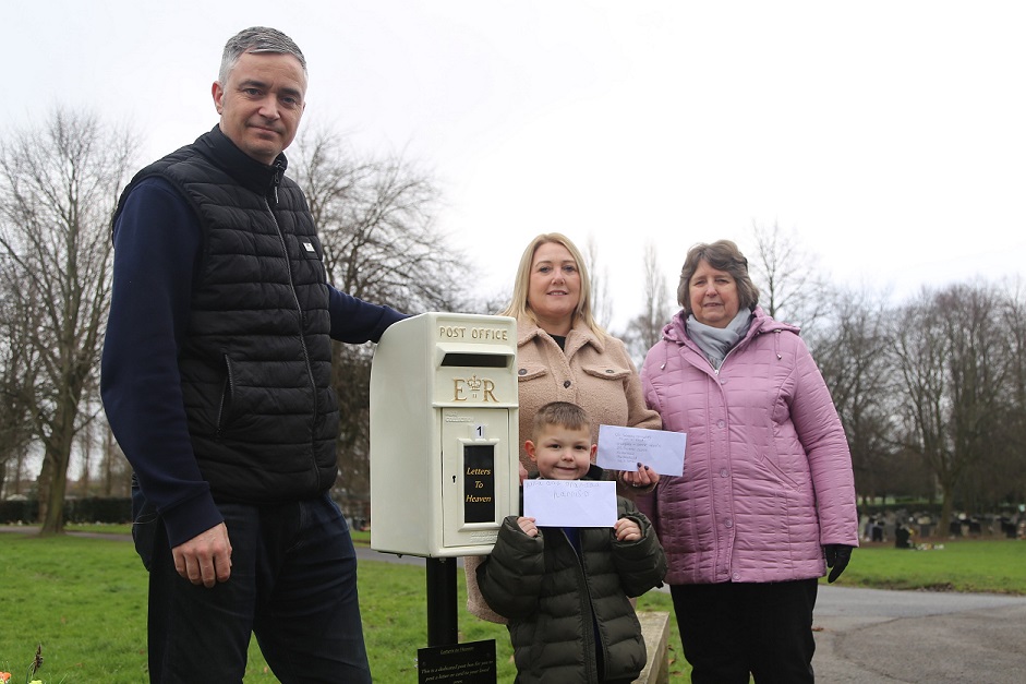 Cllr Allan Ogle, Tina Harris Horner, Jean Metcalfe and Luca Wagstaff in Staveley Cemetery